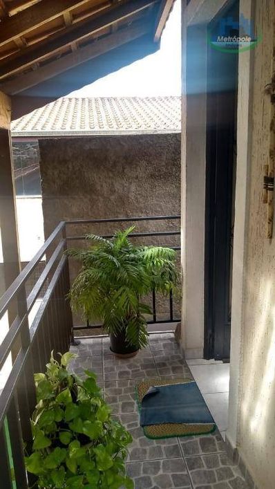 Sobrado com 2 Casas no Terreno