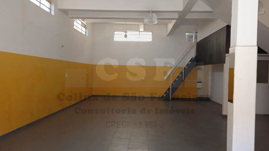Salão Comercial para Locação na Vila Lageado - São Paulo-SP: 1 Sala, 2 Banheiros e 120m² de Área. Ap