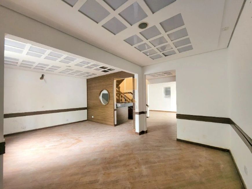 Casa comercial em ótima localização
