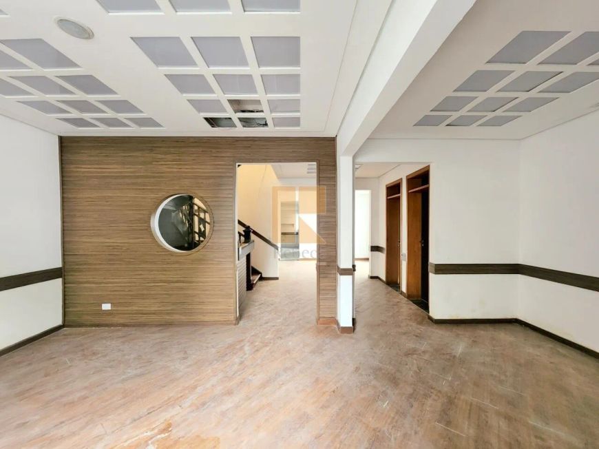 Casa comercial em ótima localização