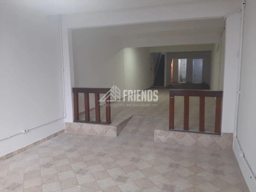 SOBRADO PARA LOCAÇÃO COMERCIAL COM 3 SALAS, 3 BANHEIROS, COZINHA INDUSTRIAL, SALÃO AMPLO COM ACESSI