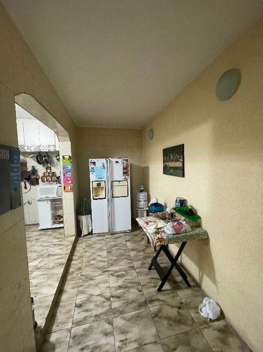 2 casas (1 c/ piscina) + Salão Comercial - Junto do Supermercado Barbosa
