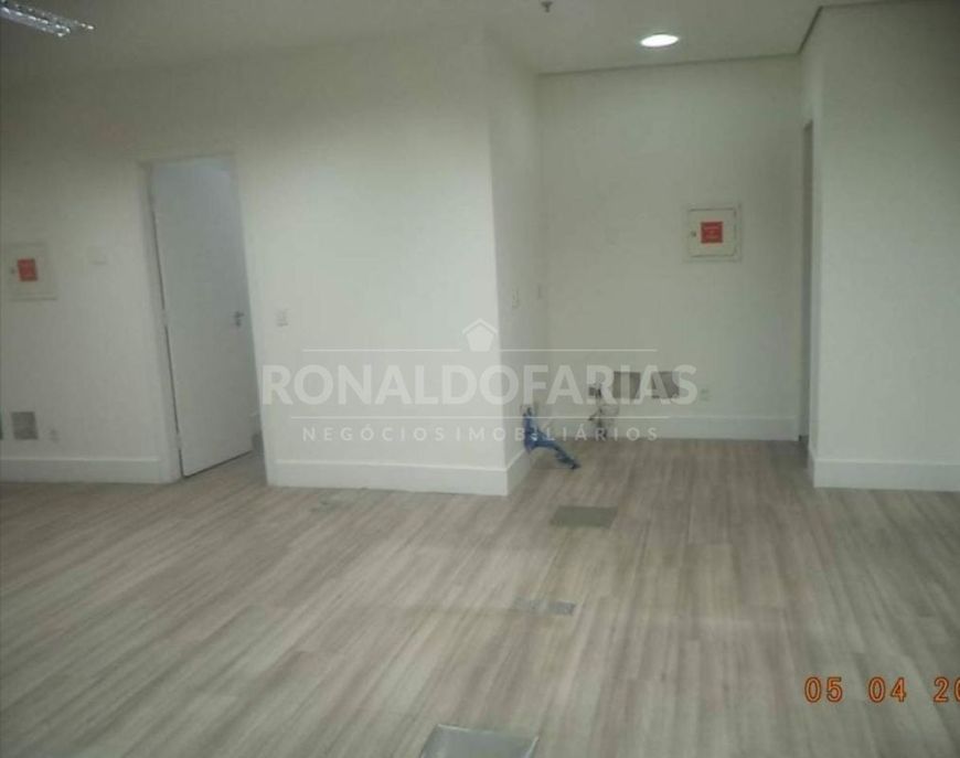 SALA COMERCIAL 37M2, OTIMA LOCALIZAÇÃO NA VILA OLÍMPIA.!