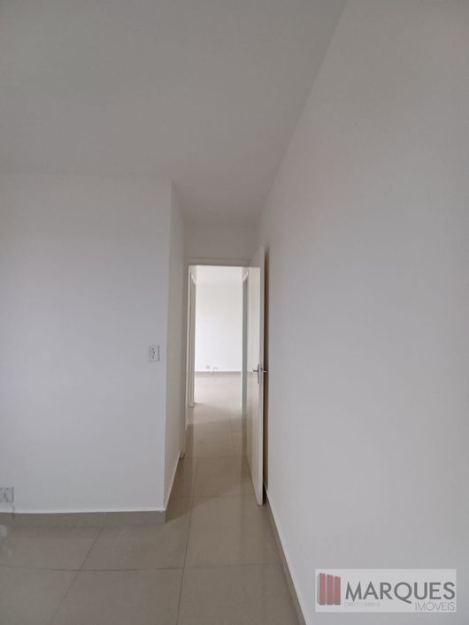 Se você está em busca de um apartamento completo e com uma localização privilegiada, o imóvel em Por