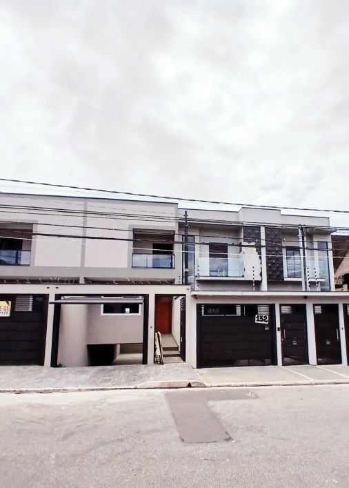 Sobrado para venda com 260m² e 5 vagas em Guarulhos