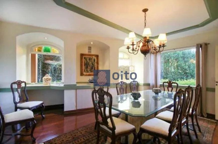 Casa de 496m² em Alto de Pinheiros. Uma linda casa com um amplo espaço, proporcionando uma incrível