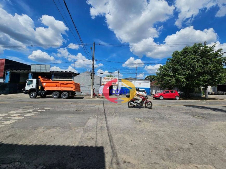 Localizado em Guarulhos, este imóvel comercial oferece uma área ampla e versátil, ideal para diverso