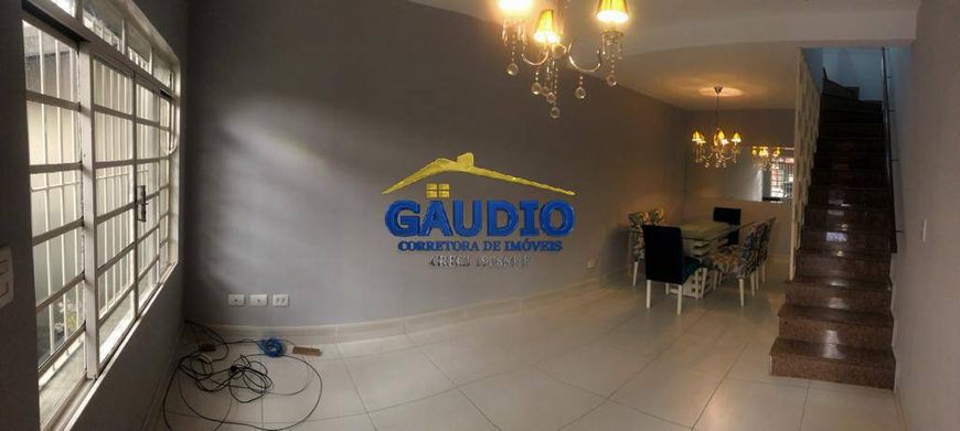 Excelente Sobrado à Venda c/ Sacada, 3 dormts - 1 Garagem coberta