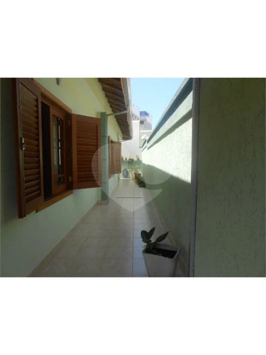 Casa térrea com 3 quartos à venda em Parque Renato Maia - SP