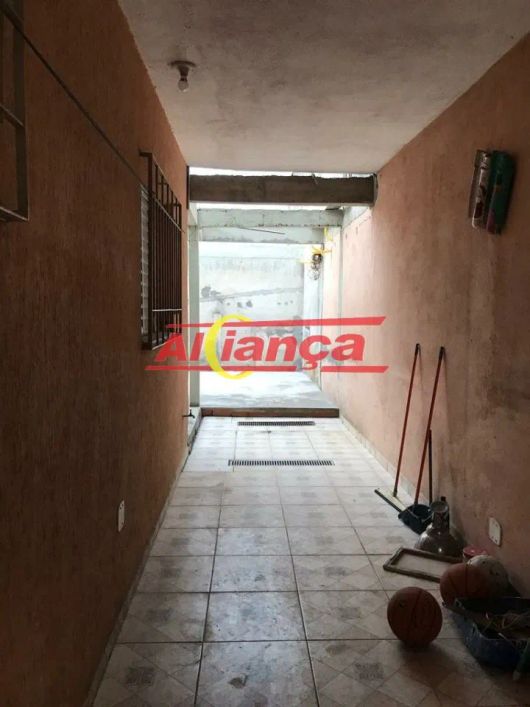 Casa com ótima localização, 3 Dormitórios, 120 mts de terreno - Pq São Miguell