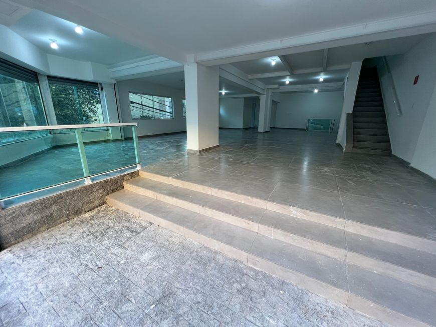 Ponto comercial/Loja/Box para aluguel possui 360 metros quadrados