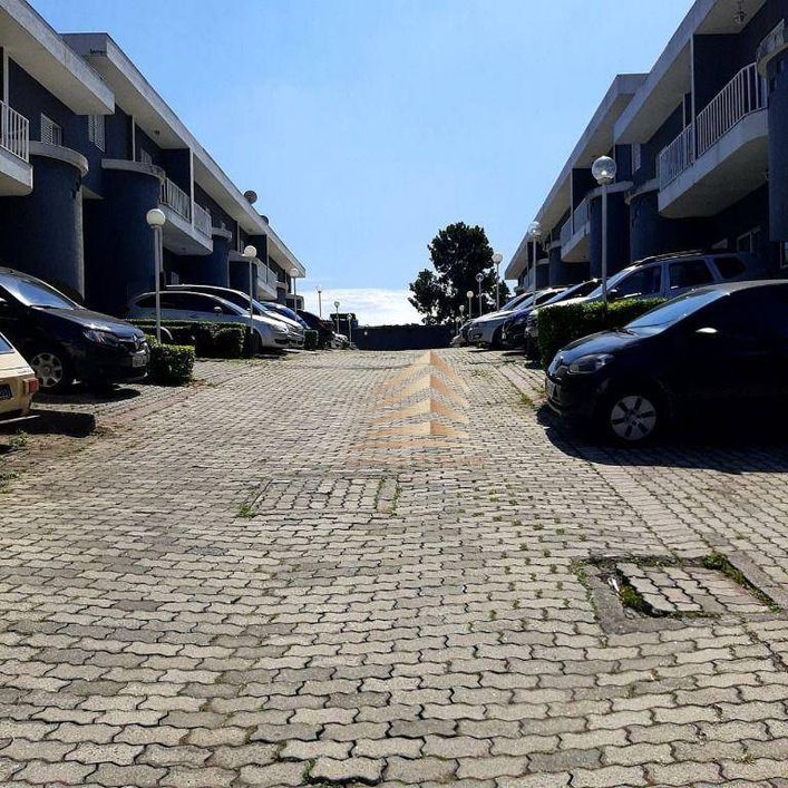 Sobrado Condomínio Vitória com 3 dormitórios à venda, 130 m² por R$ 625.000 - Jardim do Papai - Guar