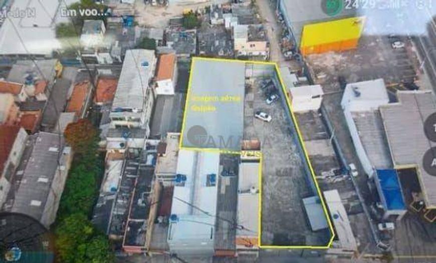 Galpão com 1500 metros esquina com a Avenida Aricanduva