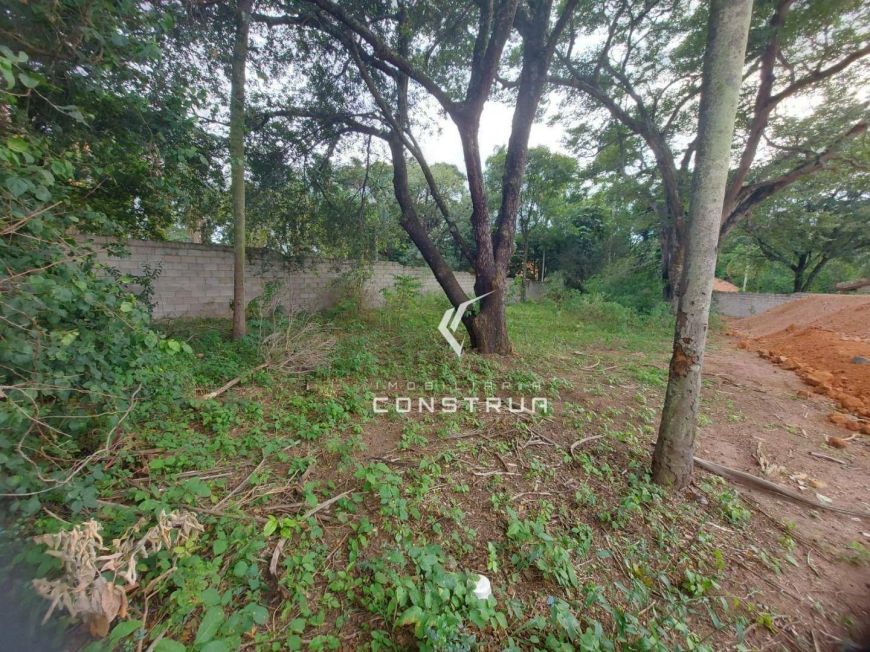 Terreno à venda no Condomínio Xangrila