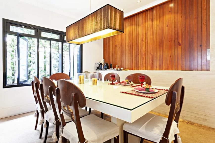Casa térrea com ambientes planejados