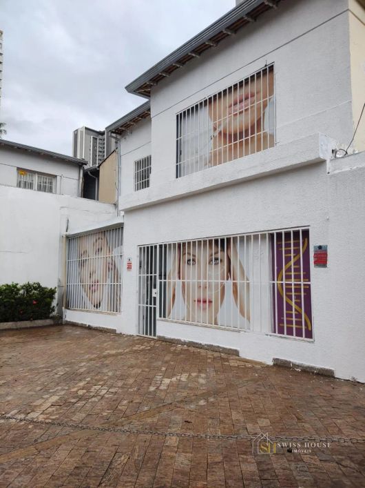Casa comercial à venda no Cambuí em Campinas