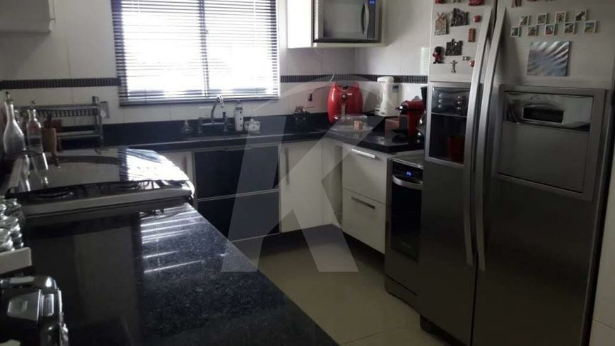 Sobrado em condomínio - Horto Florestal, 3 dormitórios (1 suítes) e 3 vagas de garagem.