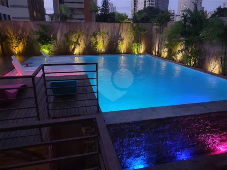 Apartamento com 1 quartos à venda em Cambuí - SP