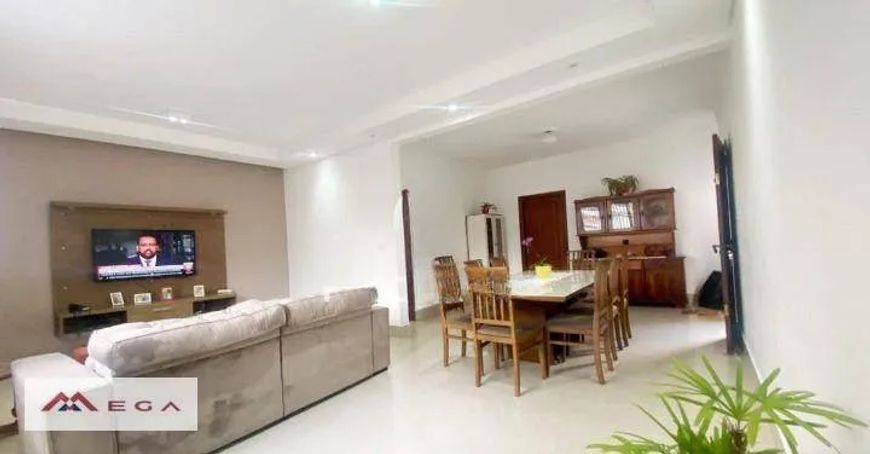 Casa com 3 dormitórios à venda, 257 m² por R$ 870.000 - Jardim Magnólia - Campinas/SP