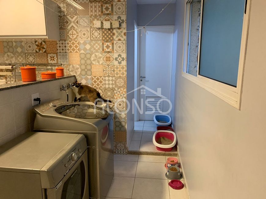 Apartamento para venda tem 135 metros quadrados com 3 quartos