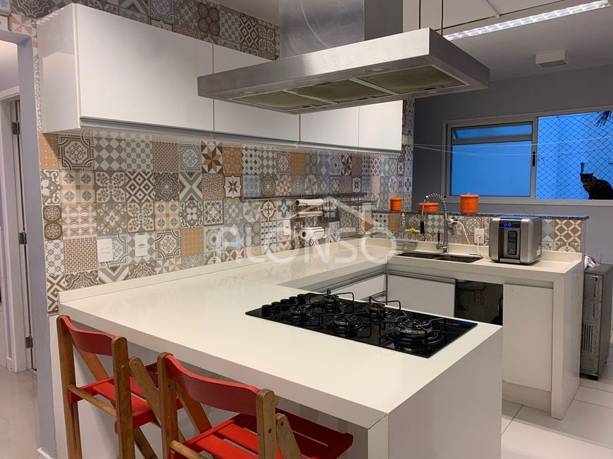 Apartamento para venda tem 135 metros quadrados com 3 quartos
